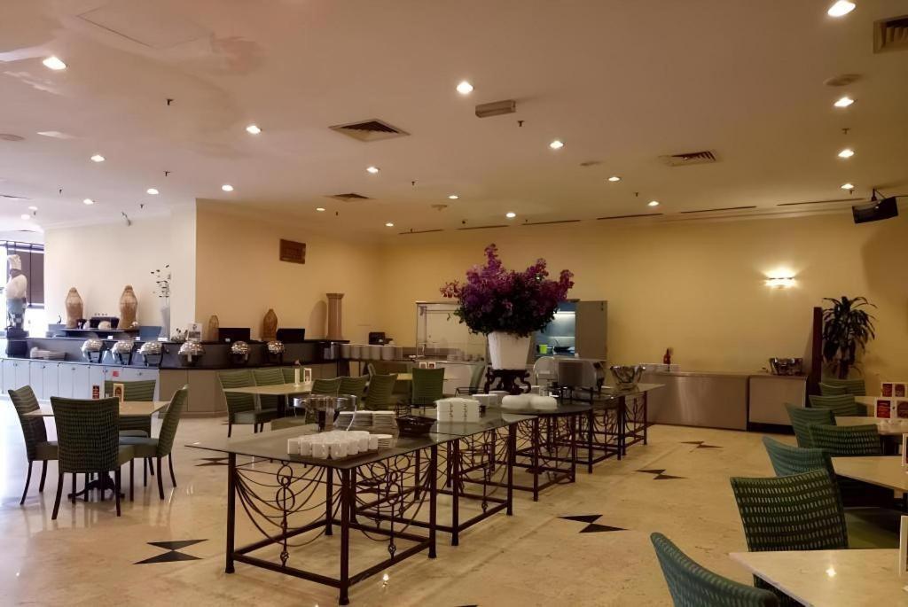 Kuala Lumpur International Hotel Exterior photo